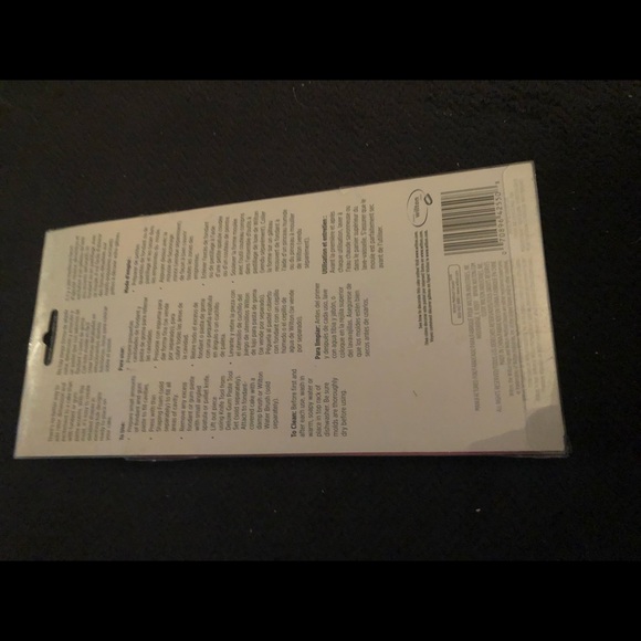 New In box Wilton Fondant and Gum paste mold - Picture 2 of 2